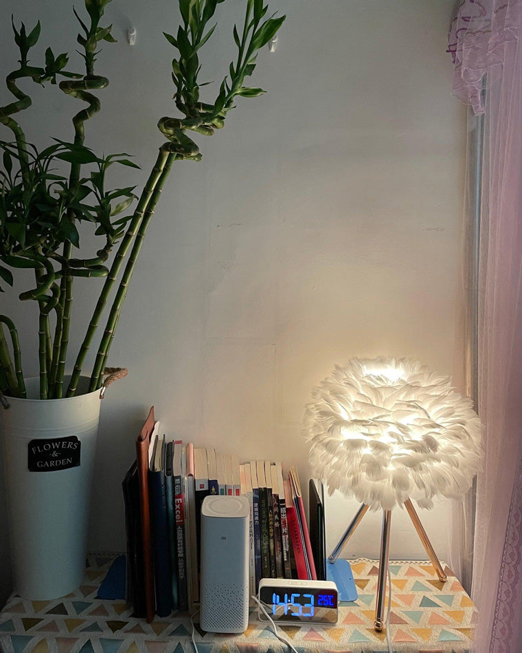 WOMO Feather Tripod Table Lamp-WM8014