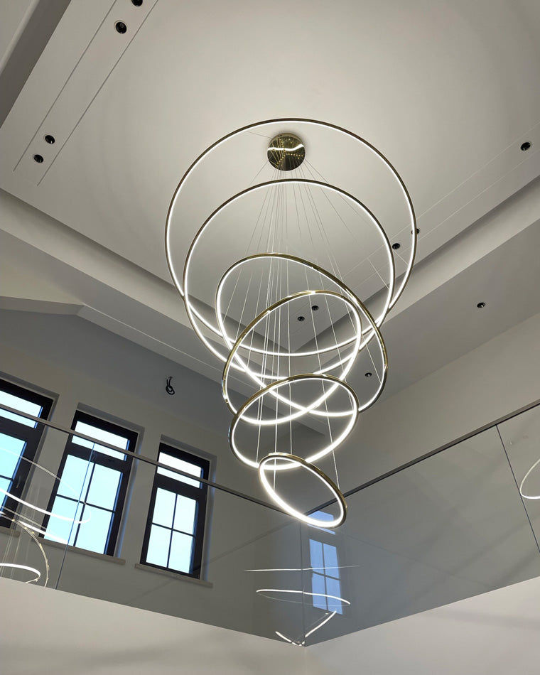 WOMO Großer, gestufter LED-Foyer-Kronleuchter mit Ring-WM2160