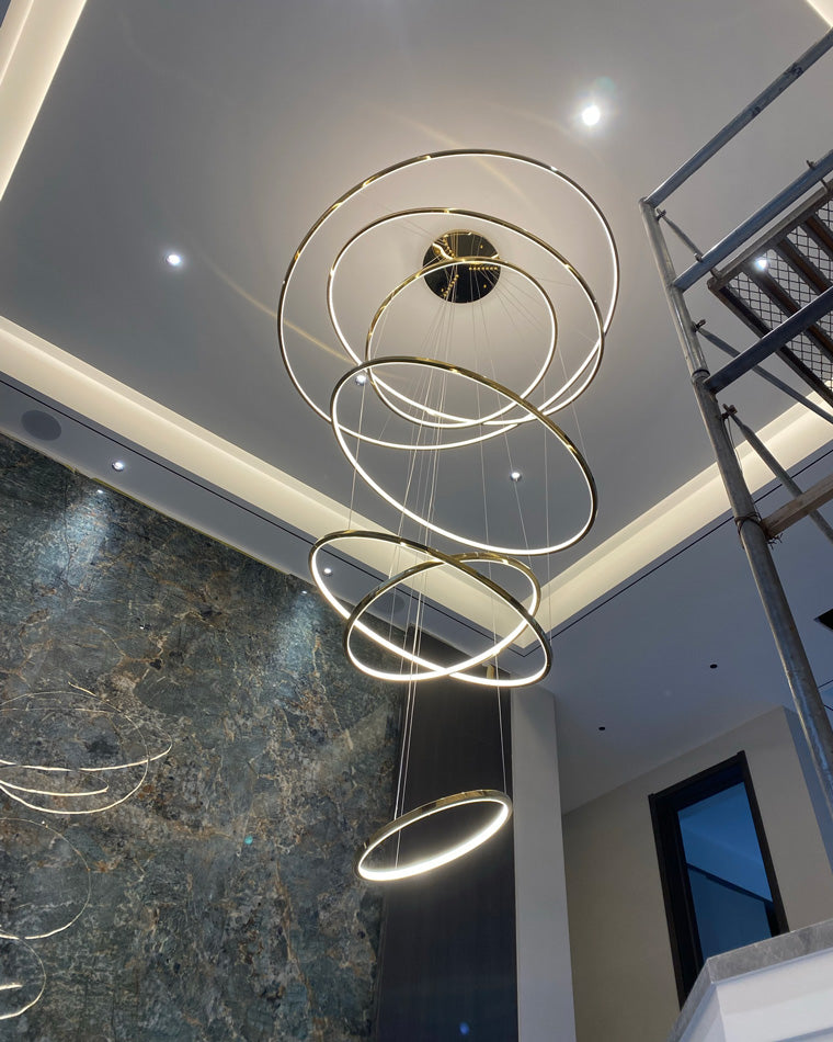 WOMO Großer, gestufter LED-Foyer-Kronleuchter mit Ring-WM2160