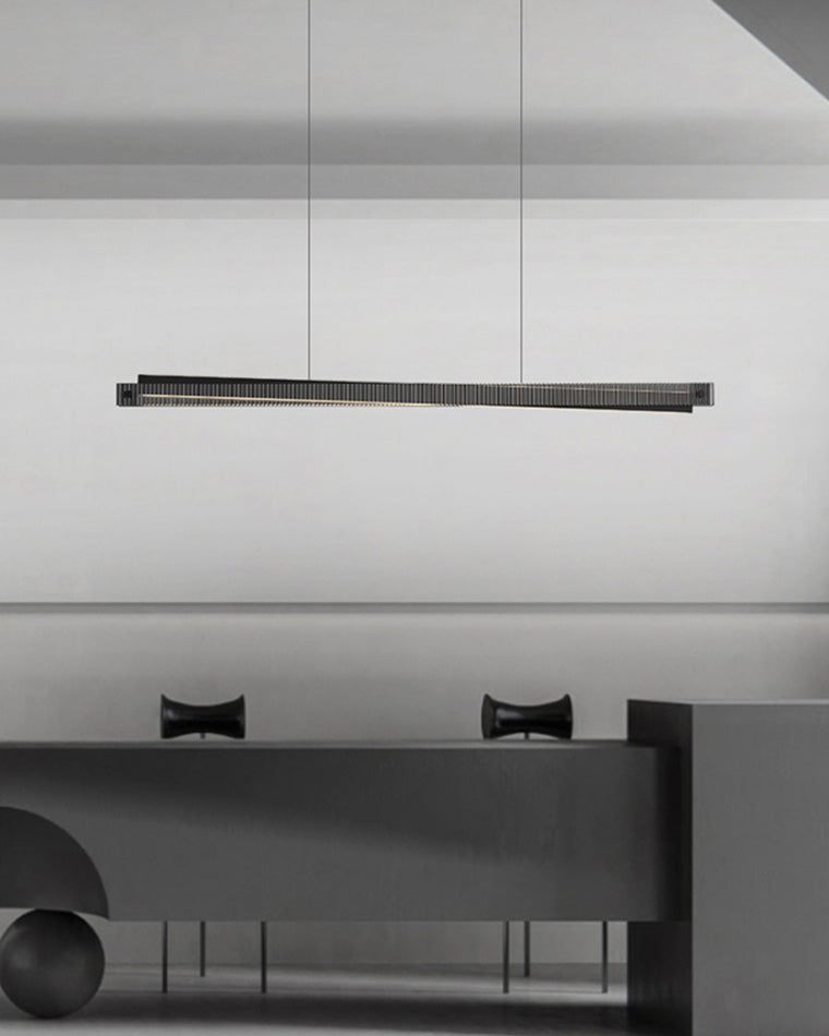 WOMO Lineare Pendelleuchte aus schwarzem geriffeltem Glas - WM2310