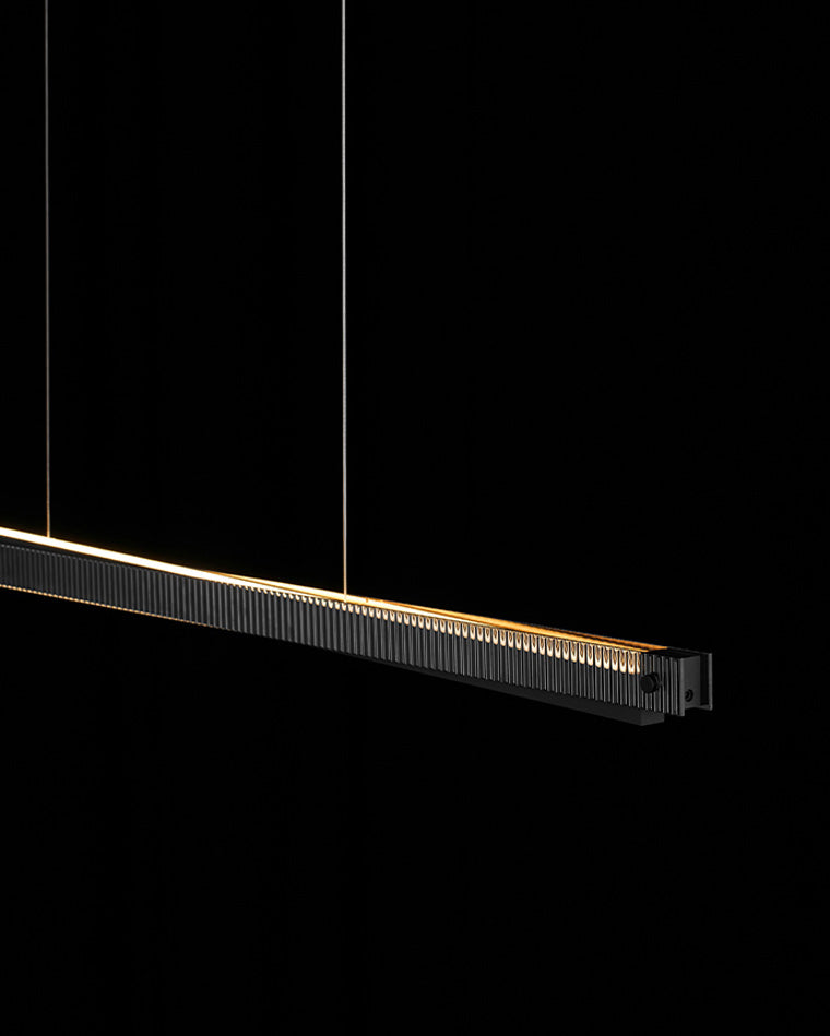 WOMO Lineare Pendelleuchte aus schwarzem geriffeltem Glas - WM2310