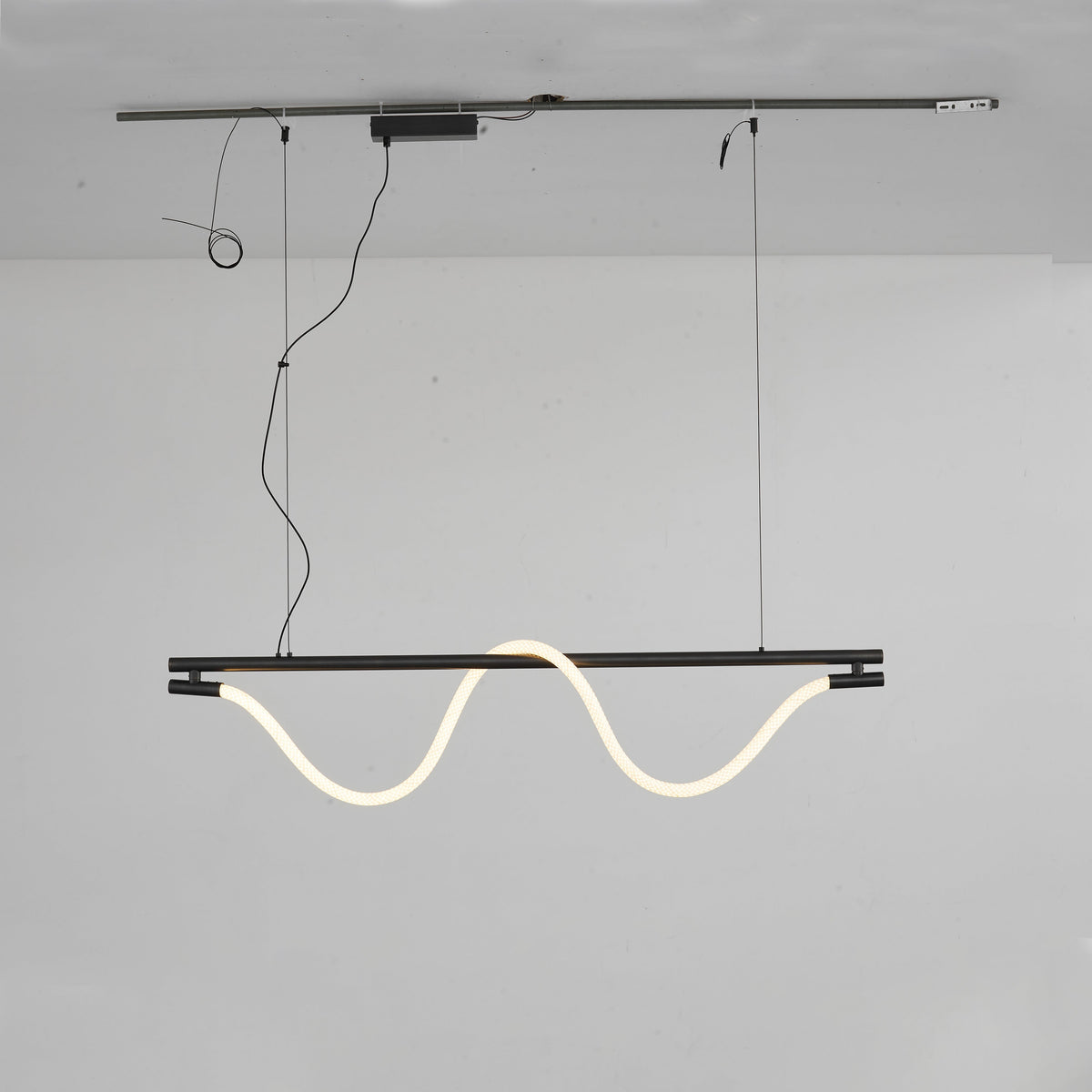 Lustre linéaire guidé par câble WOMO-WM2742