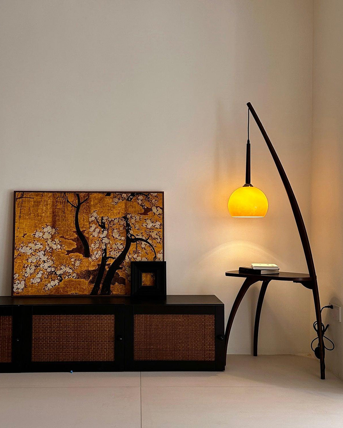 WOMO Wooden Pendant Light with Table WM7130