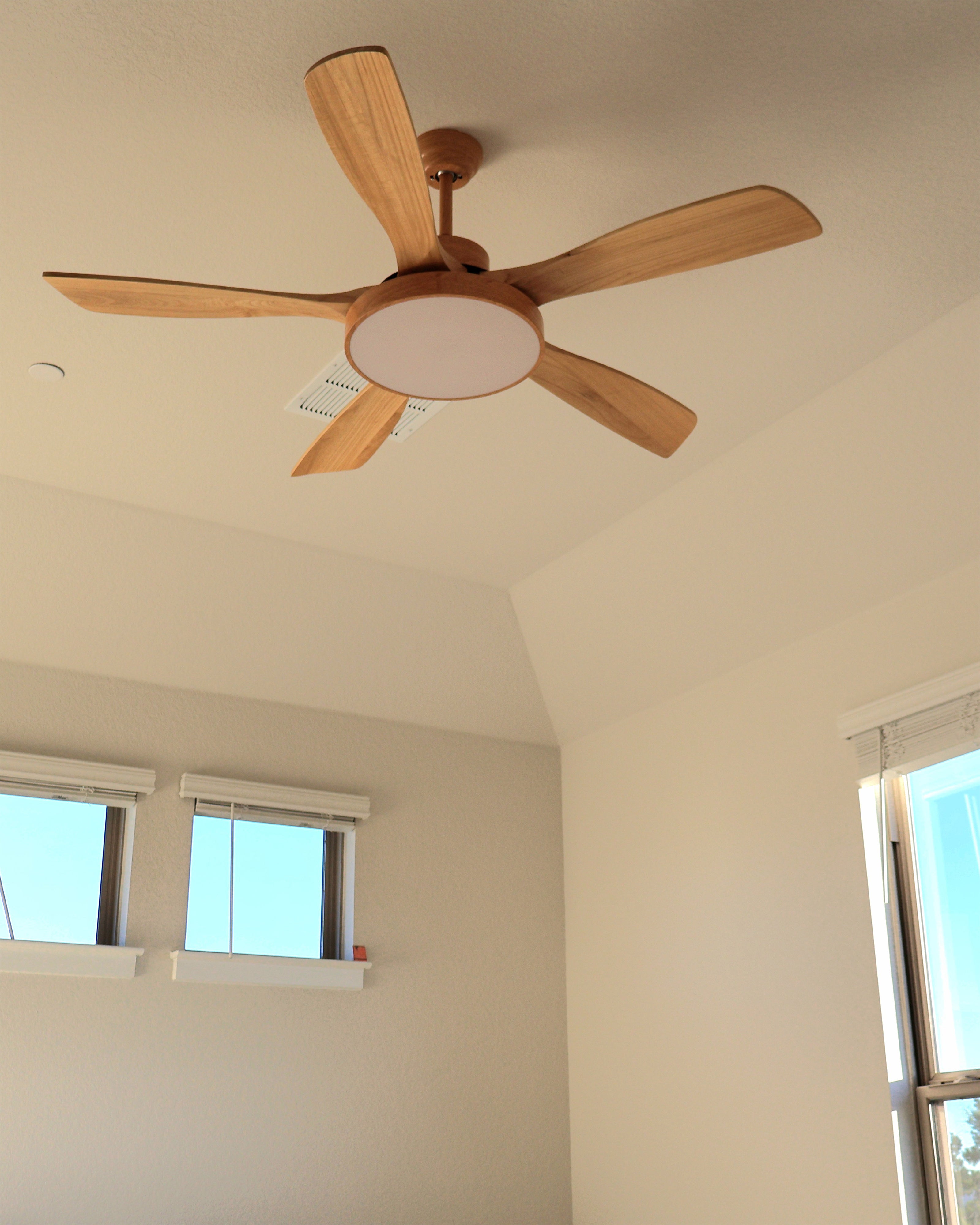 WOMO Scandi Wende-Deckenventilator mit Licht-WM5002