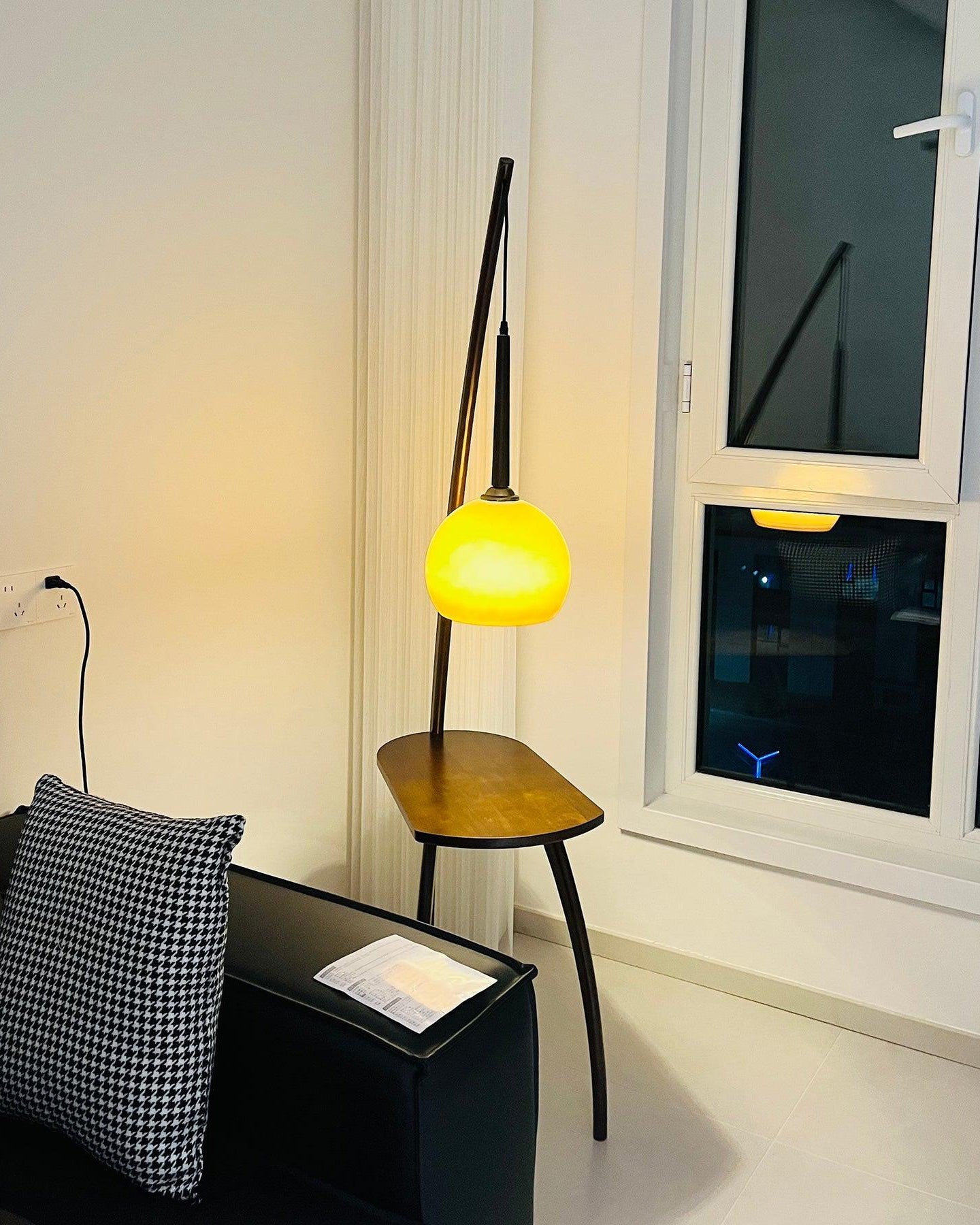 WOMO Wooden Pendant Light with Table WM7130
