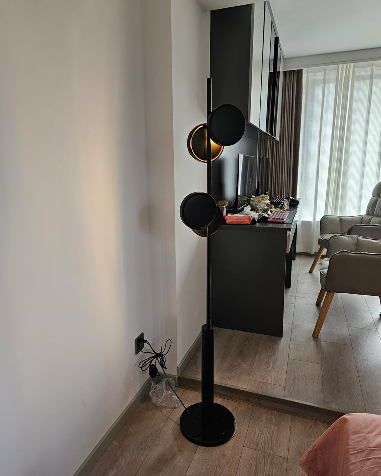 WOMO Black Floor Lamp - WM7037