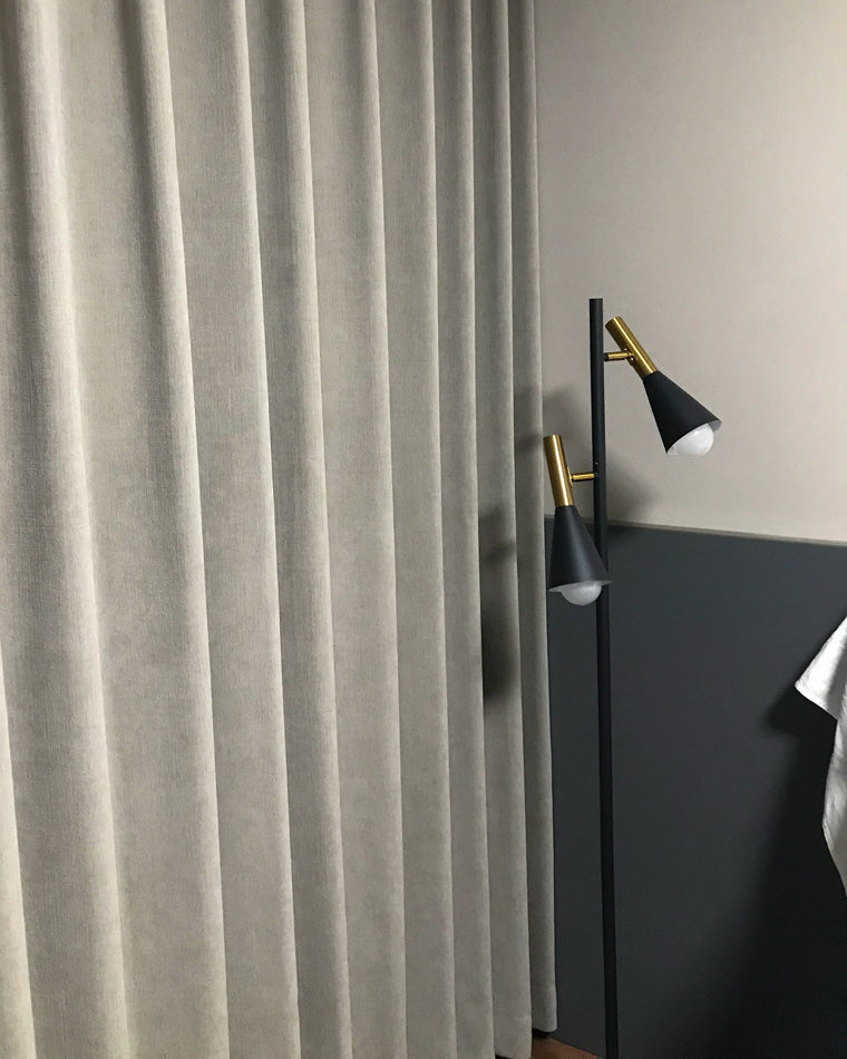 WOMO Floor Lamp with 2 Bulbs and Adjustable Stand - WM7067