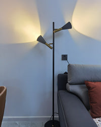 WOMO Stehlampe mit 2 Glühbirnen und verstellbarem Ständer - WM7067