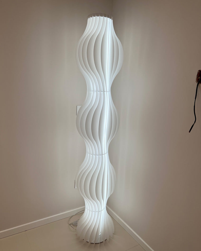 WOMO Wavy Column Stehleuchte mit Hue Dimmer-WM7074