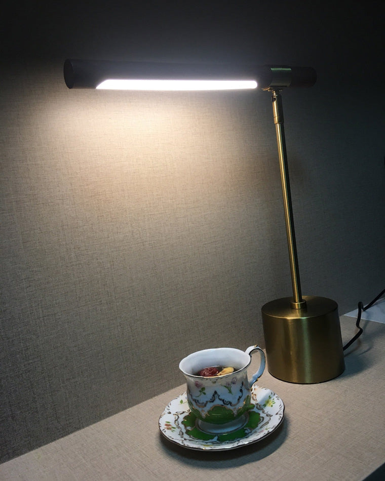 WOMO Table Lamp in Walnut Finish with Arm – WM8010