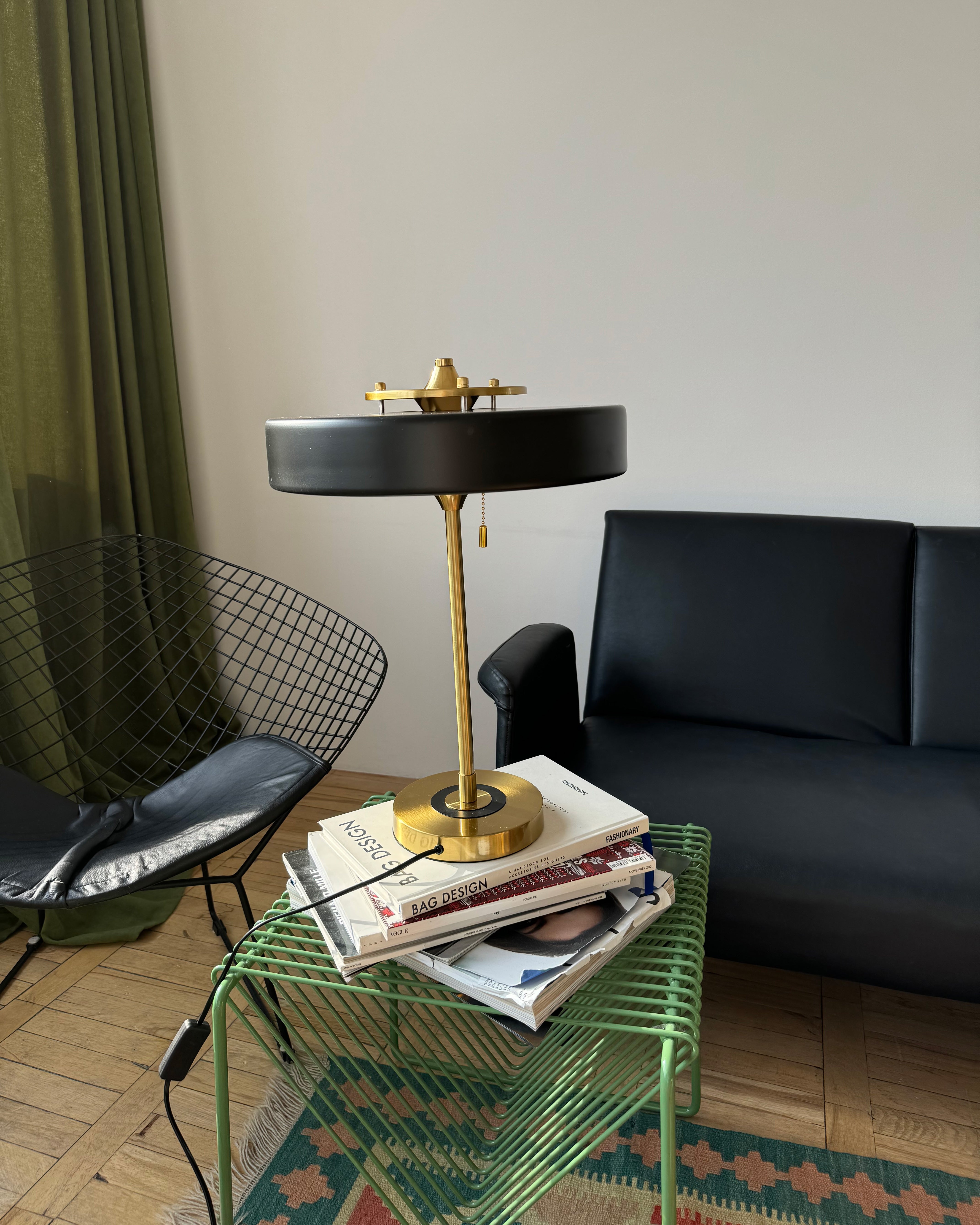 WOMO Mid-Century Runde Tischlampe mit Zugkette-WM8009