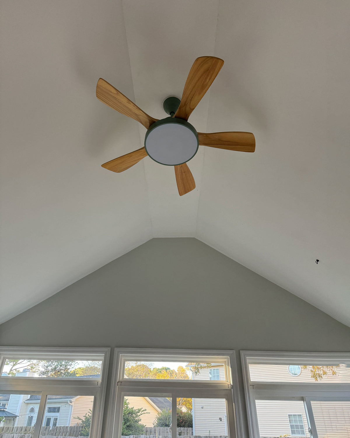 WOMO Scandi Ventilateur de plafond réversible avec lumière WM5002